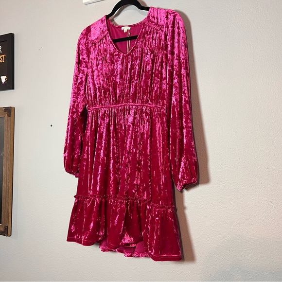 Jodifl Crushed Velvet Mini Dress Size Small Pink Long Sleeve V-Neck NWT - Picture 2 of 13